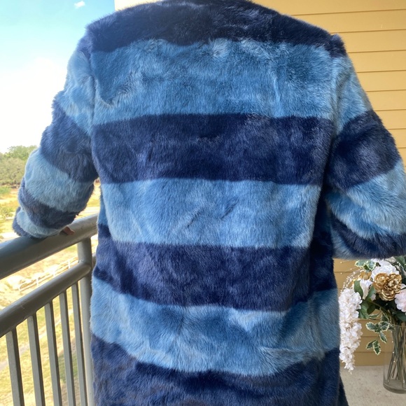 Blue/purple faux fur coat - Picture 4 of 4